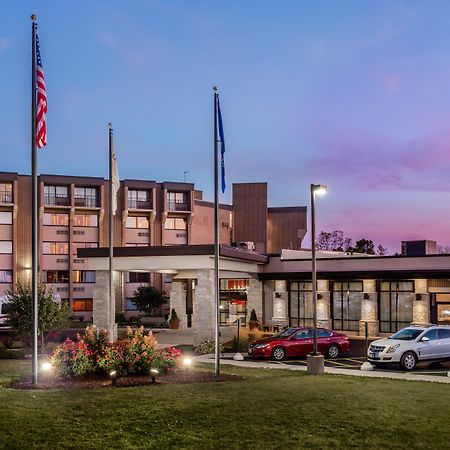 Crowne Plaza Milwaukee South By Ihg Hotel Exterior photo