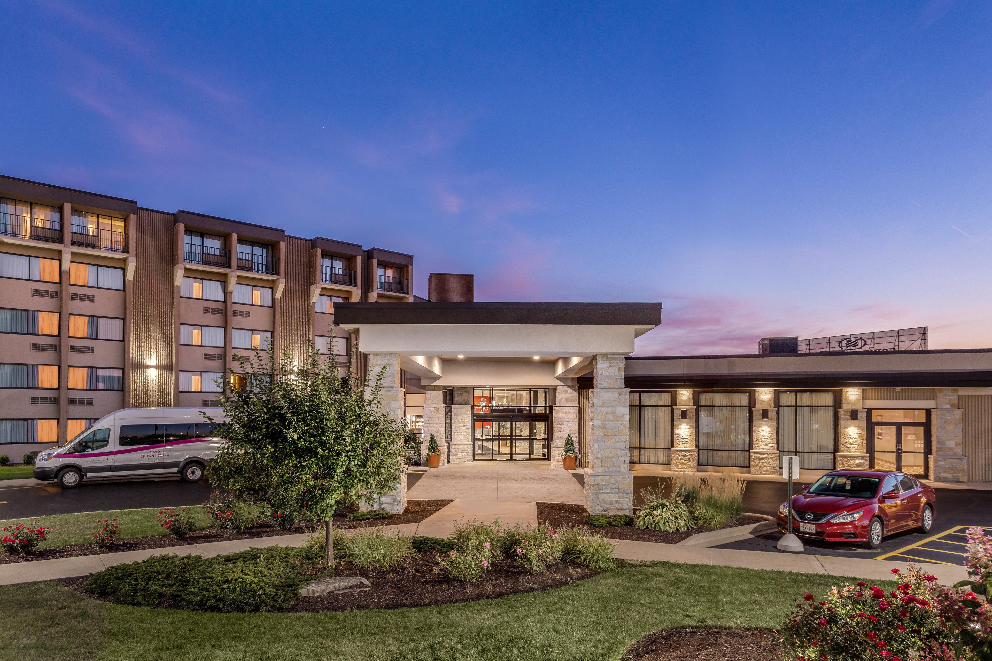 Crowne Plaza Milwaukee South By Ihg Hotel Exterior photo