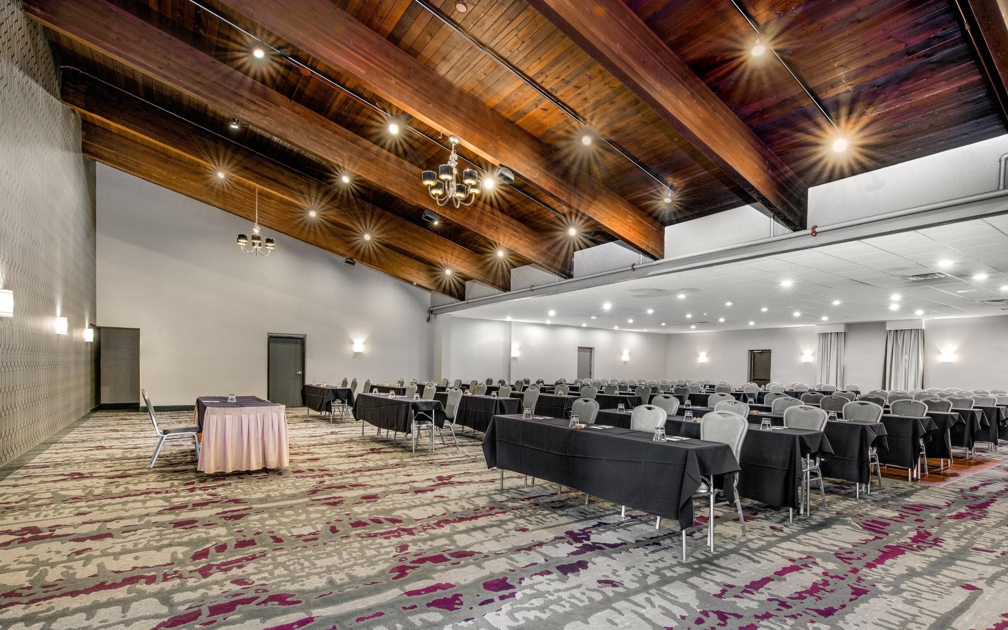 Crowne Plaza Milwaukee South By Ihg Hotel Exterior photo