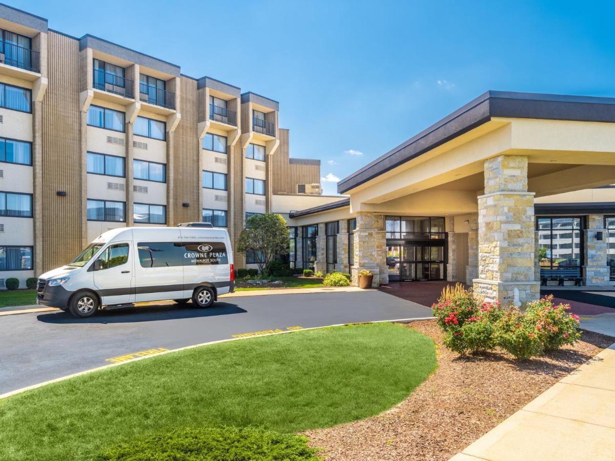 Crowne Plaza Milwaukee South By Ihg Hotel Exterior photo