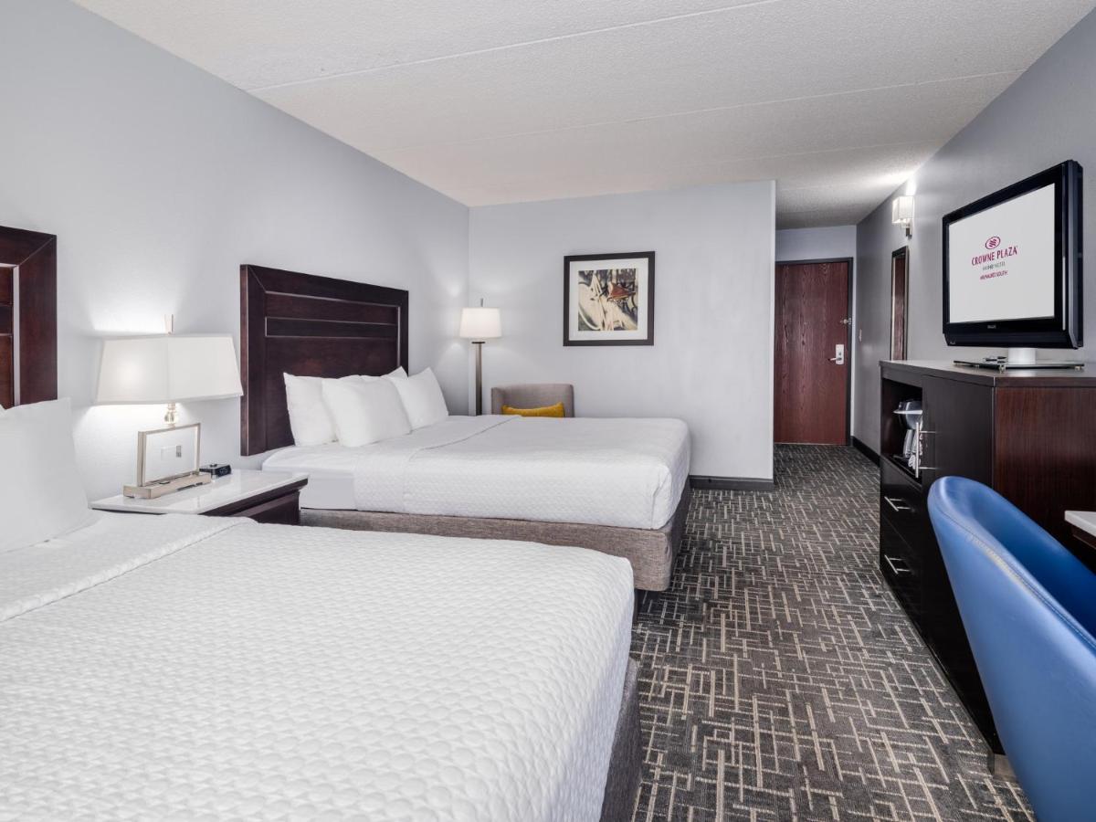 Crowne Plaza Milwaukee South By Ihg Hotel Exterior photo