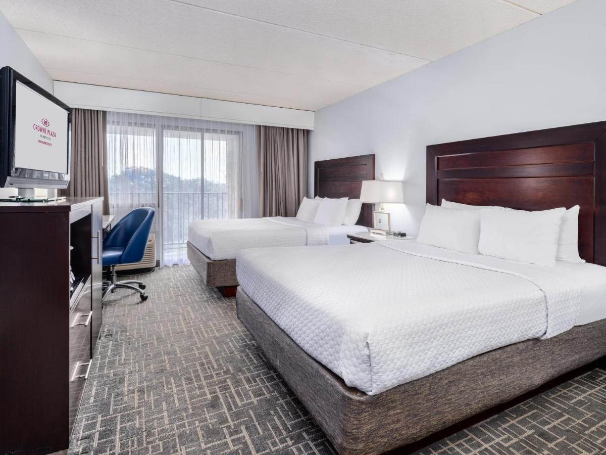Crowne Plaza Milwaukee South By Ihg Hotel Exterior photo