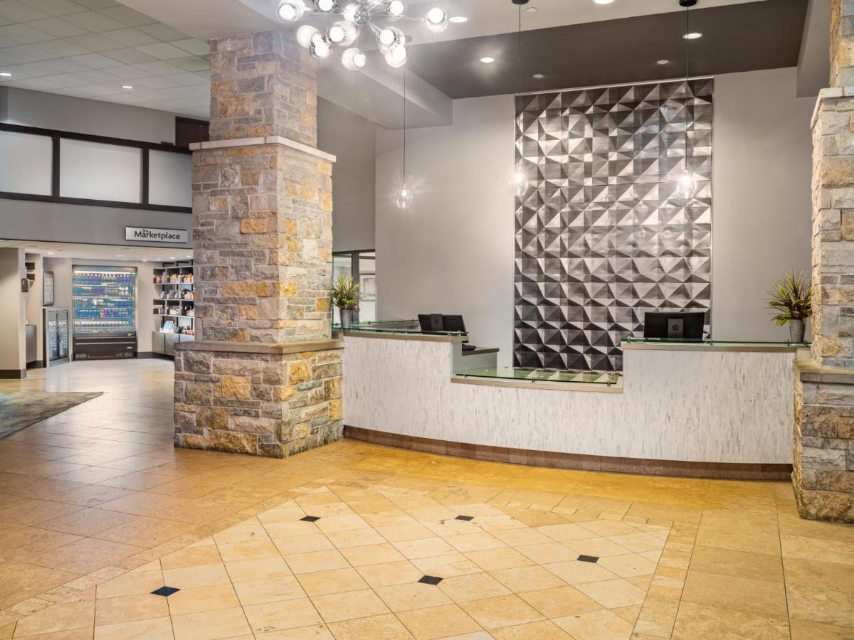 Crowne Plaza Milwaukee South By Ihg Hotel Exterior photo