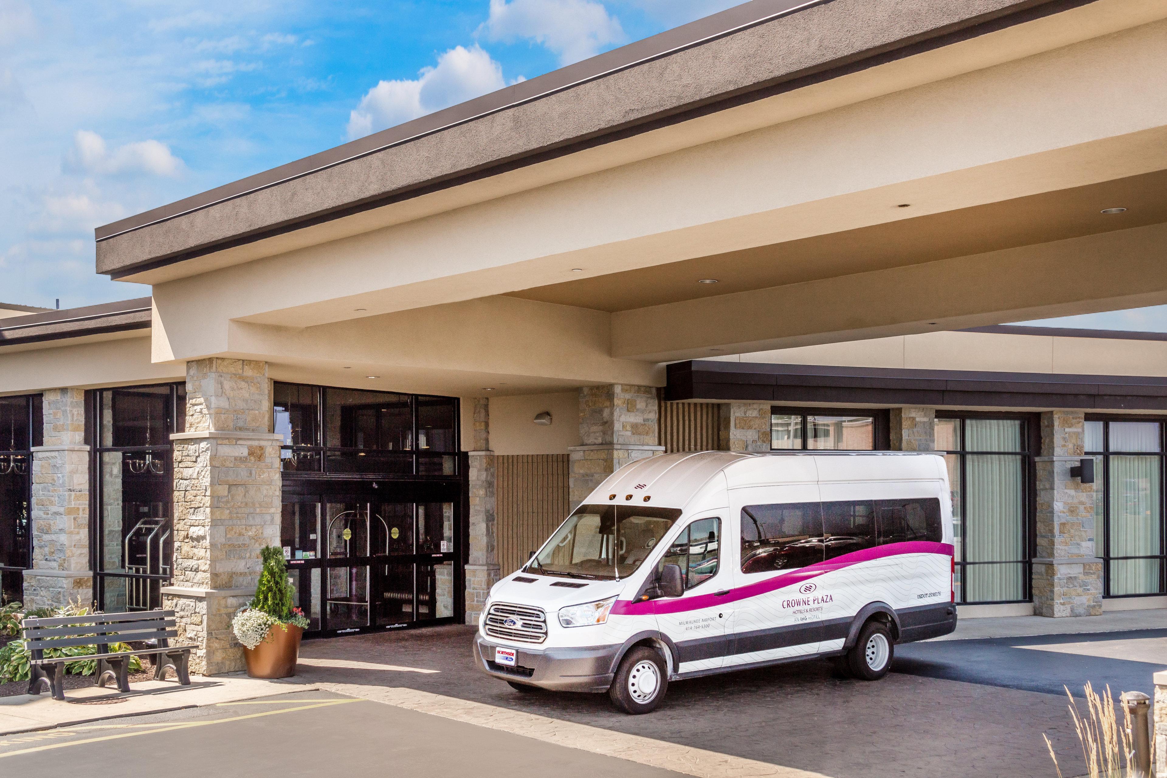 Crowne Plaza Milwaukee South By Ihg Hotel Exterior photo