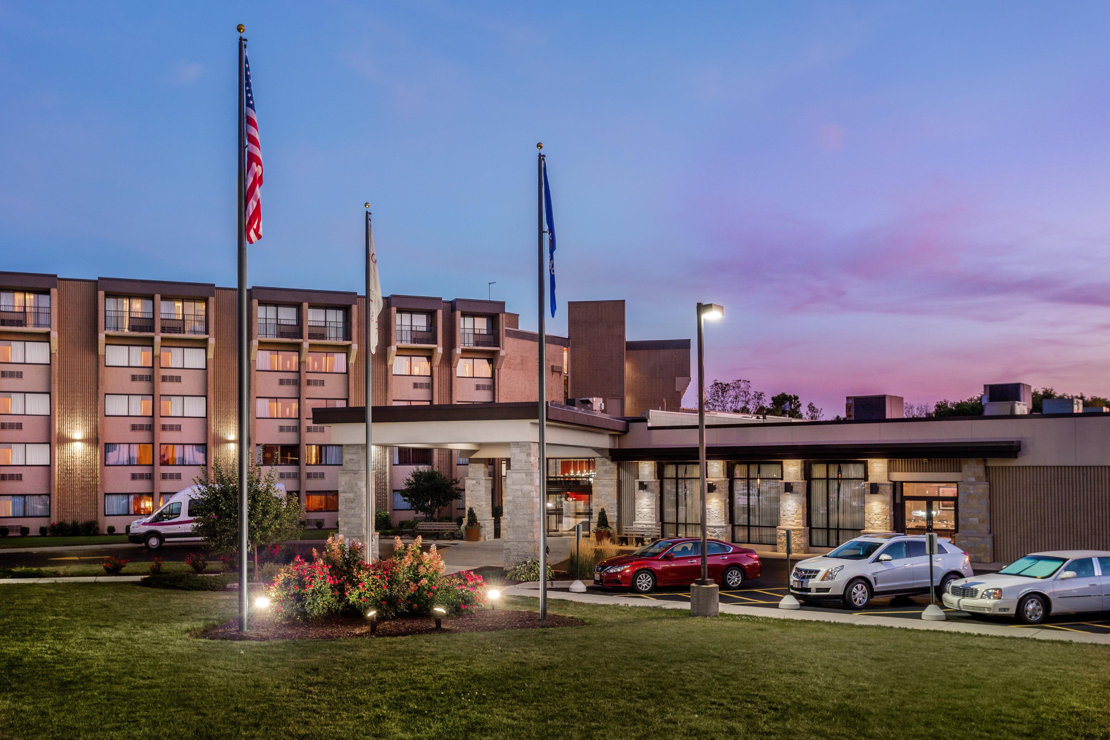 Crowne Plaza Milwaukee South By Ihg Hotel Exterior photo