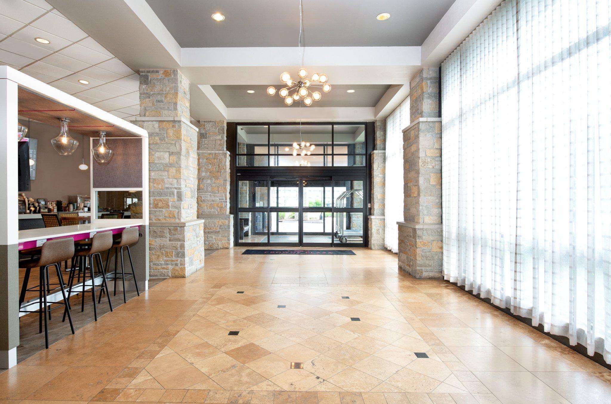 Crowne Plaza Milwaukee South By Ihg Hotel Exterior photo